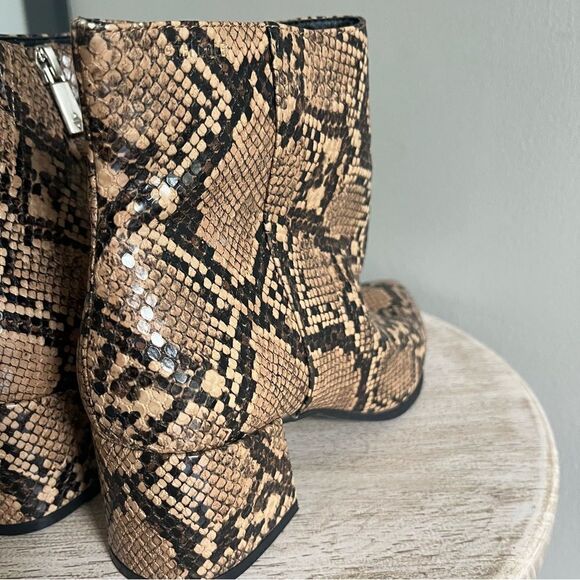 Kenneth Cole Roanne Snake Print Pointed Toe Side Zipper Heeled Boots size 6 NWOB - Picture 6 of 8